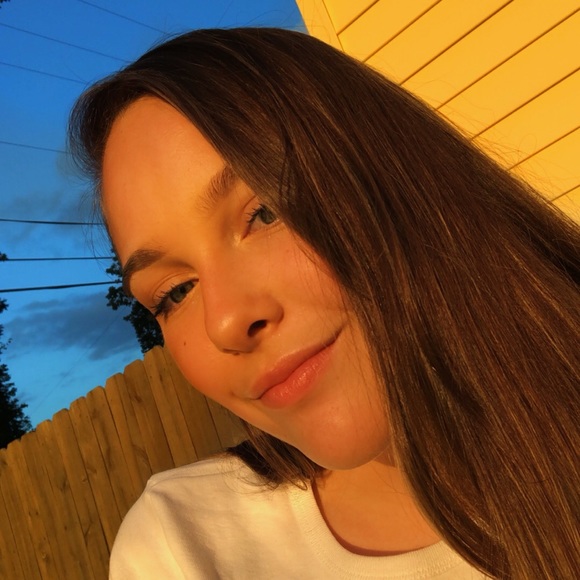 Meet your Posher, Janey - Picture 3 of 3